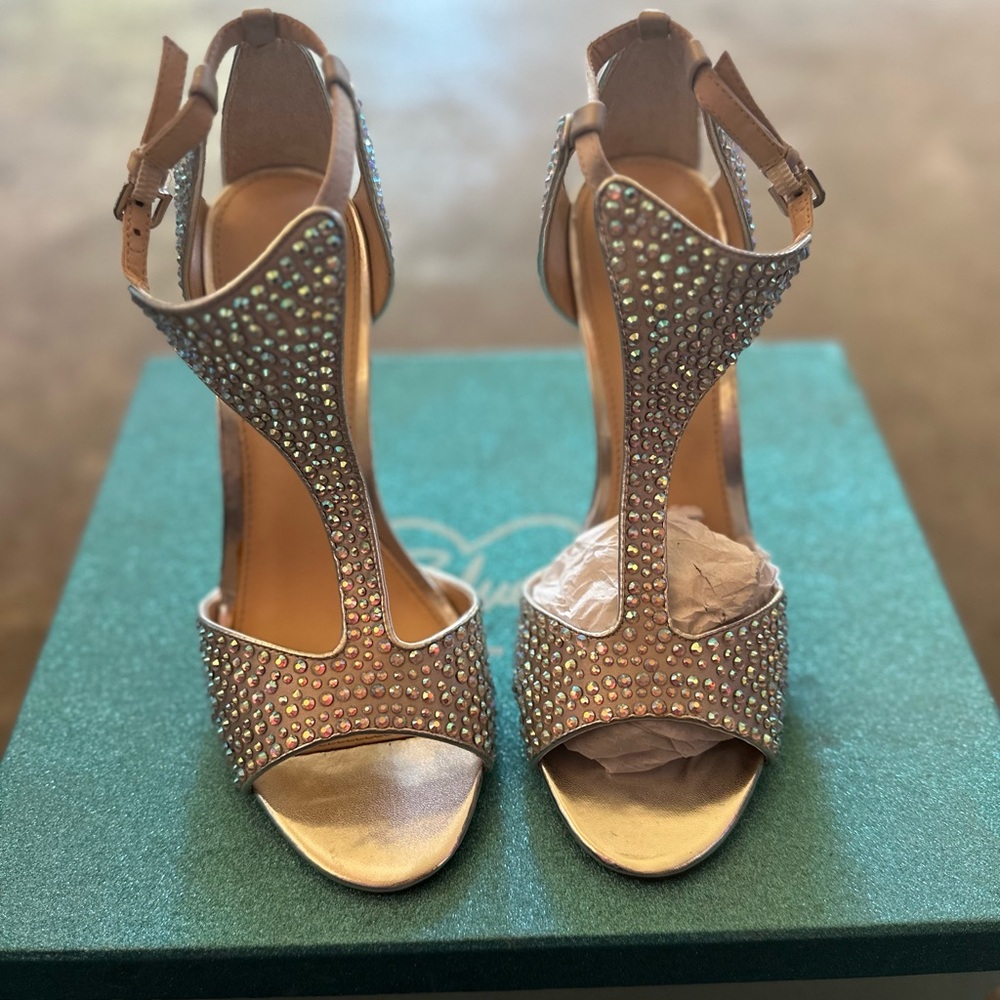 Betsey Johnson blue crystal embellished heels size 6.5